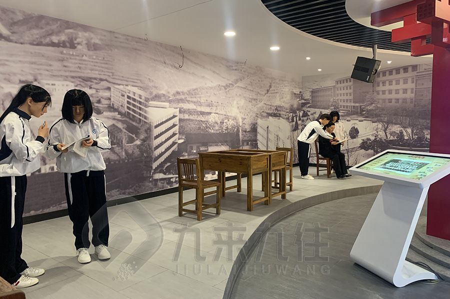 AI智能校史展廳設計,數(shù)字化校史館建設方案,智能校史展覽館裝修設計公司